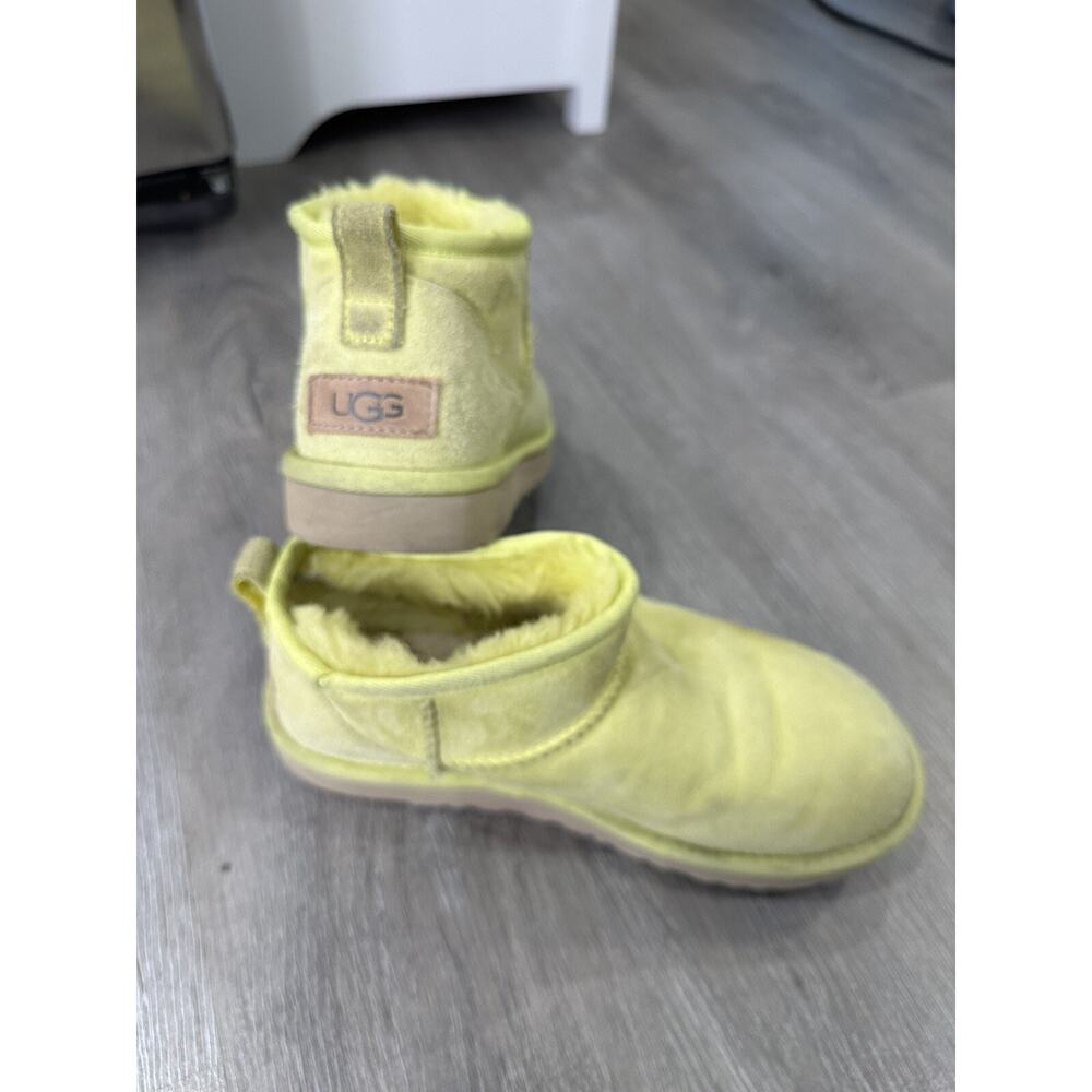 UGG Classic Ultra Mini Sweet Yellow Short Boot Suede Sz7 Pre-Owned See Descrip